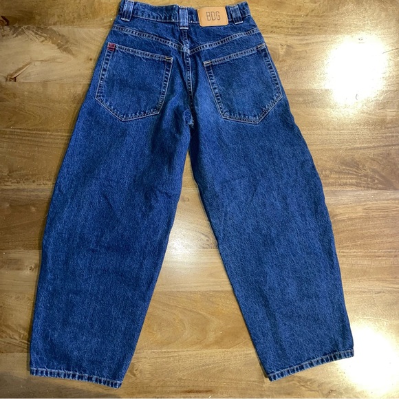 BDG Rih Extreme Barrel Mid-Rise Jean - Picture 15 of 16